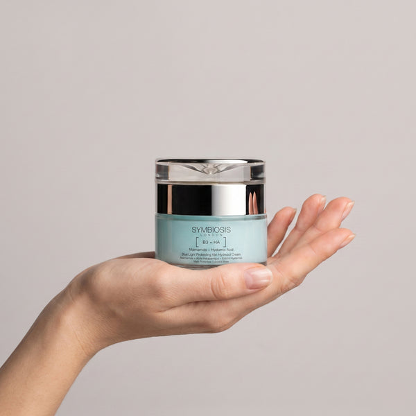 [Niacinamide + Hyaluronic Acid] Blue Light Protecting Veil Hydragel Cream