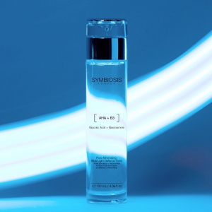Need a multi-benefit facial tonic that works?
​Look no further.
​Our [Glycolic Acid + Niacinamide] Pore-Minimising Blue Light Defence Tonic is a true multitasker.
It smoothes fine lines and wrinkles and treats blackheads, dullness, and oiliness for a youthful appearance.
It also visibly improves the appearance of enlarged pores and uneven skin tone 💧
Give it a try!